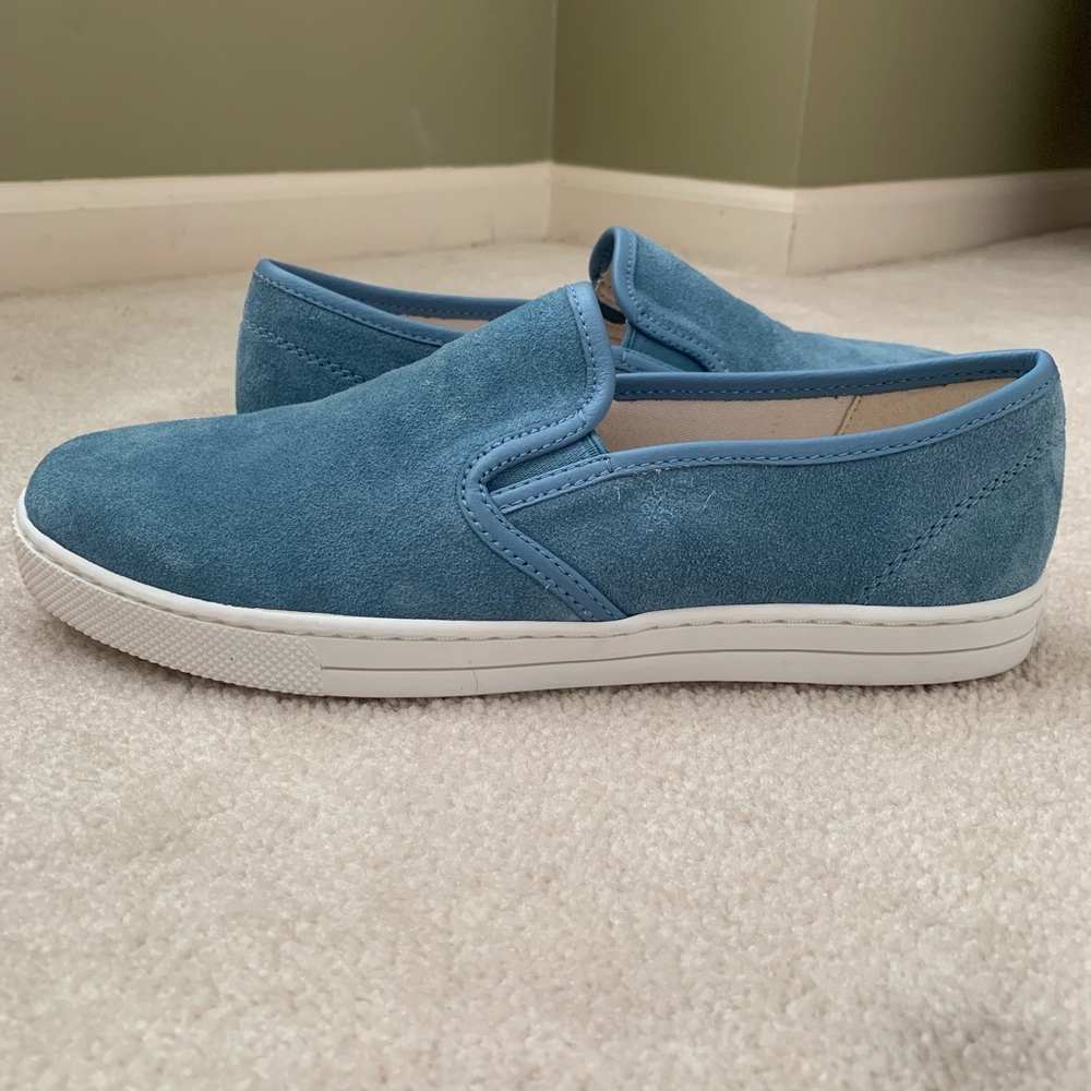 🆕 💯 Authentic COACH women’s slip on casual shoe